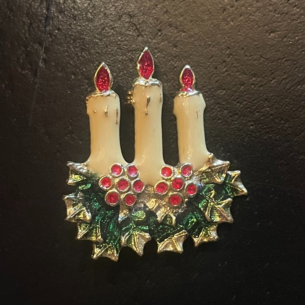 Vintage Christmas Candle Pin with Red and Green Holly Bush